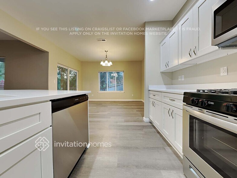 Building Photo - 2531 10th Ct SE