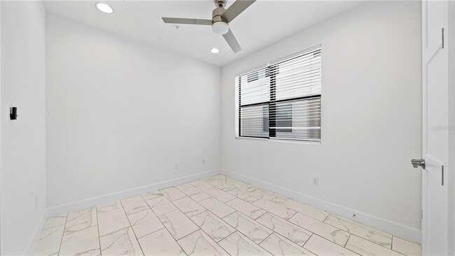 Building Photo - 1332 W Gray St