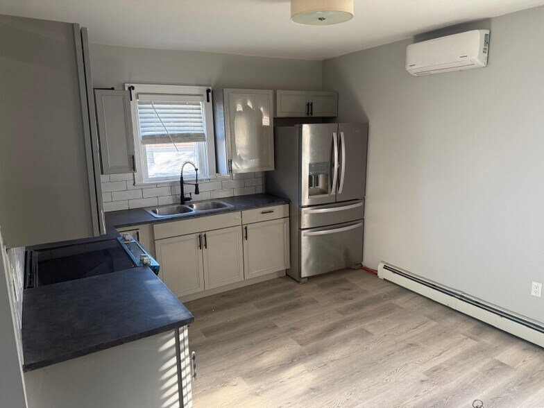 Building Photo - 8 Octavia St