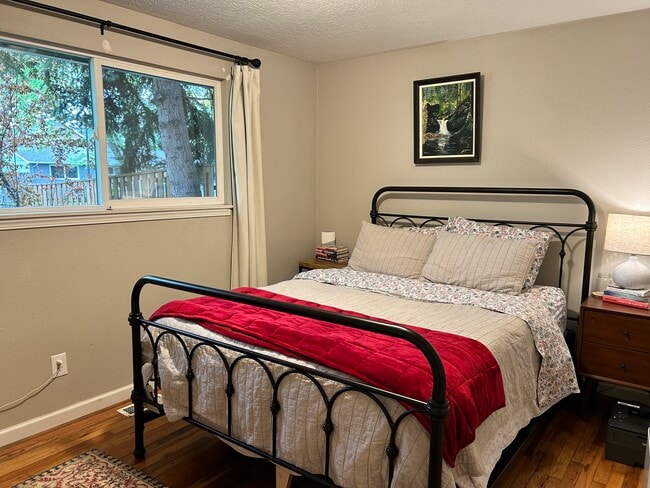 Building Photo - 2020 SW 196th Ave