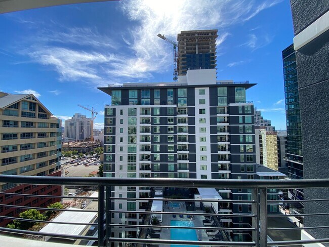 Building Photo - 14th Floor Downtown San Diego Apartment