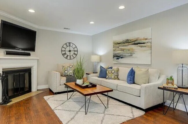 Building Photo - 1004 Airport Blvd