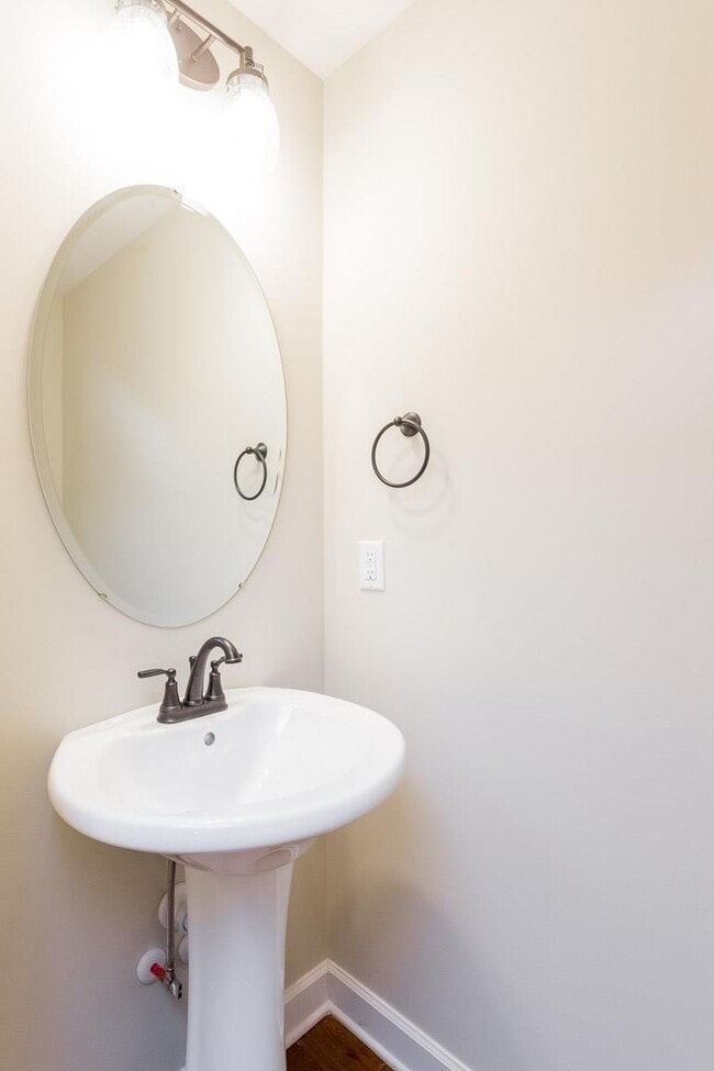 Building Photo - 2506 E Main St