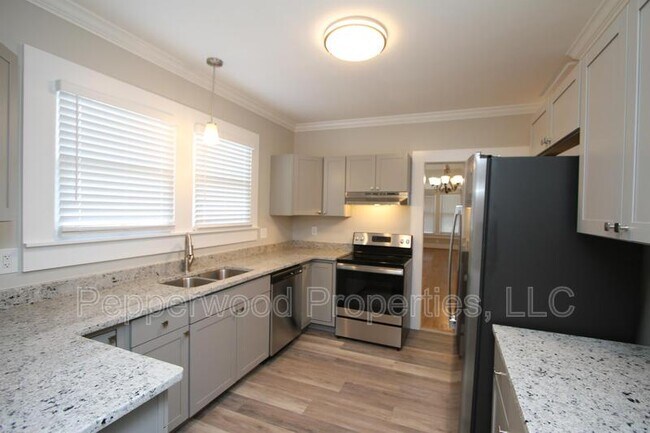 Building Photo - 235 S Hampton Dr