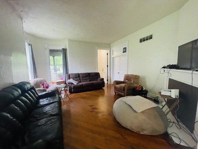 Building Photo - 317 N Indiana Ave