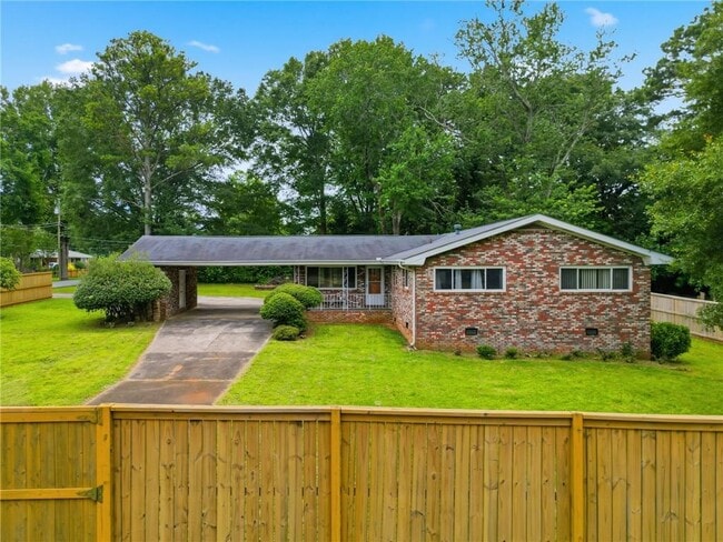 Building Photo - 1808 Sandy Plains Rd