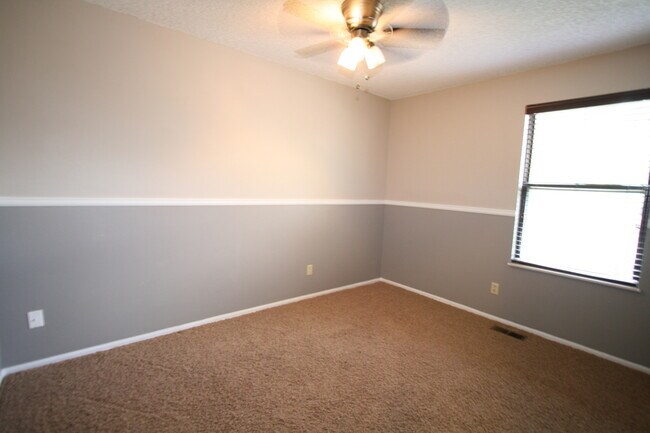 Building Photo - Wonderful 3 bedroom home close to Palmer P...