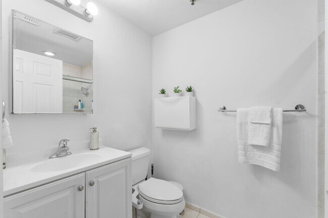 Building Photo - 920 Jefferson St