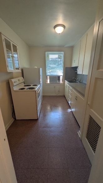 Building Photo - 2225 Wisteria St