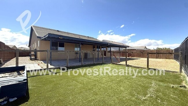 Building Photo - 9115 Honeysuckle Ave