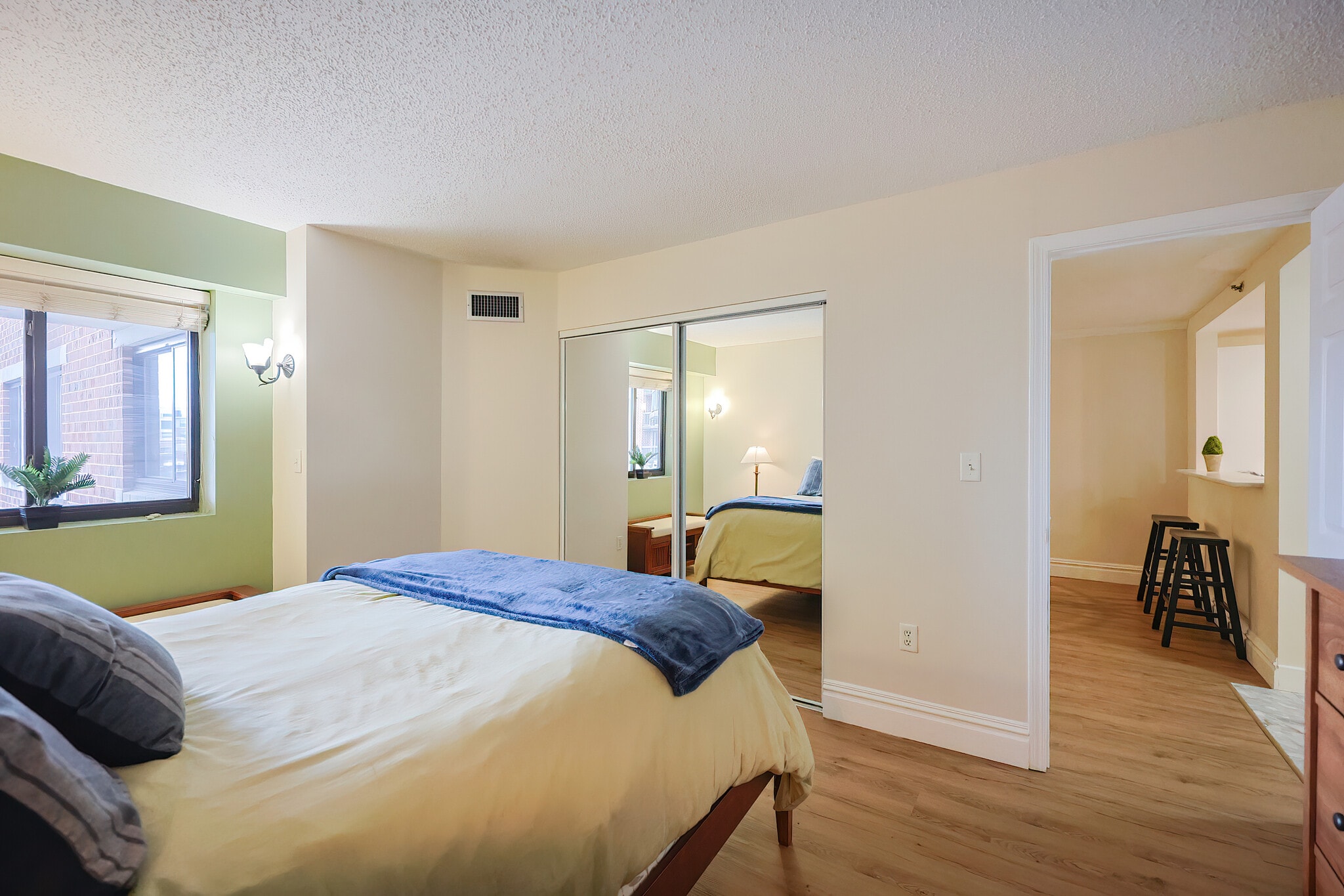 Building Photo - 15 North Beacon St