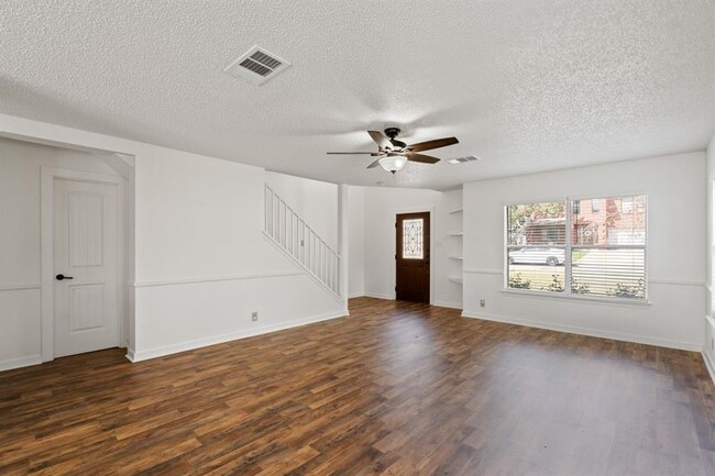 Building Photo - 1402 Comfort St