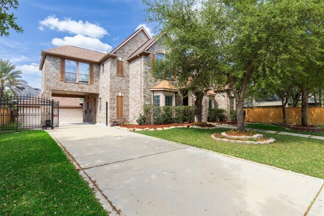 Building Photo - 25314 Greenwell Springs Ln