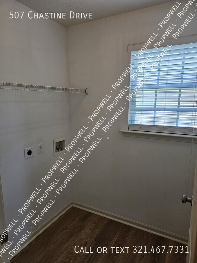 Building Photo - 507 Chastine Dr