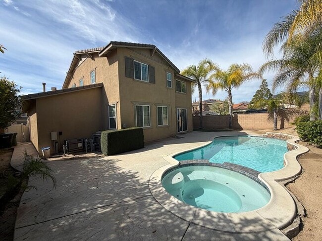 Building Photo - 27238 Avon Ln