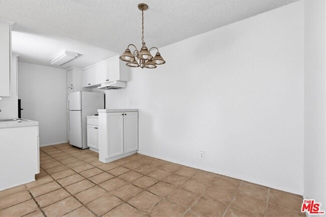 Building Photo - 515 N Alfred St