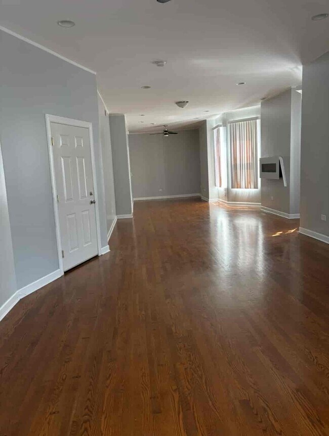 Building Photo - 803 S Karlov Ave