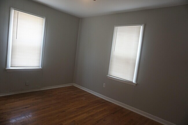 Building Photo - 5546 93rd St