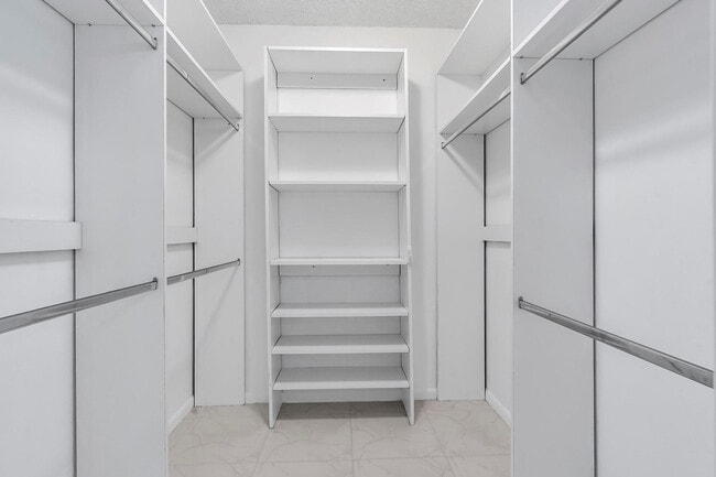 Building Photo - 5000 N Ocean Blvd