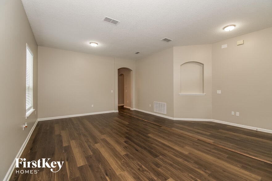 Building Photo - 4023 Leatherwood Dr