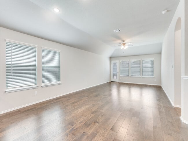 Building Photo - 229 Rosemary Dr