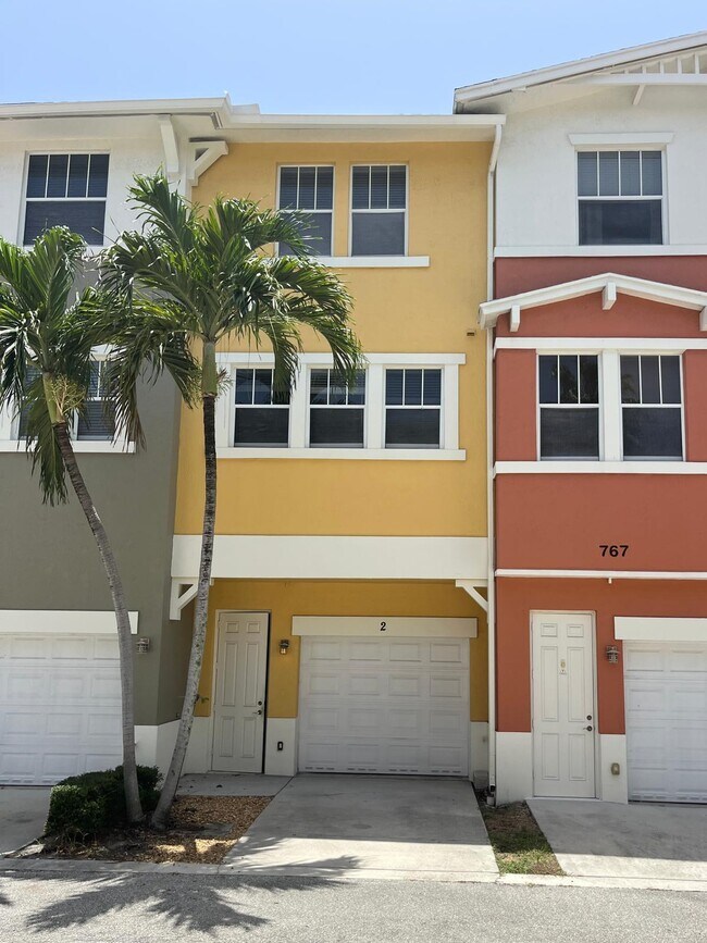 Building Photo - 767 Millbrae Ct