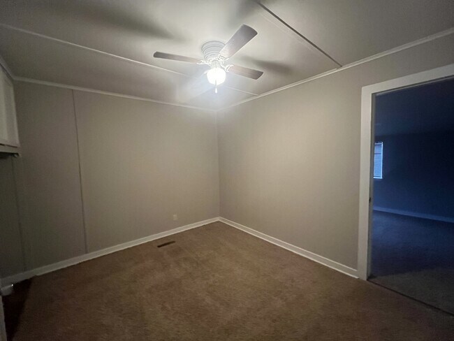 Building Photo - 117 Roosevelt Cir