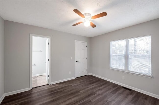 Building Photo - 3517 Kennesaw Station Dr