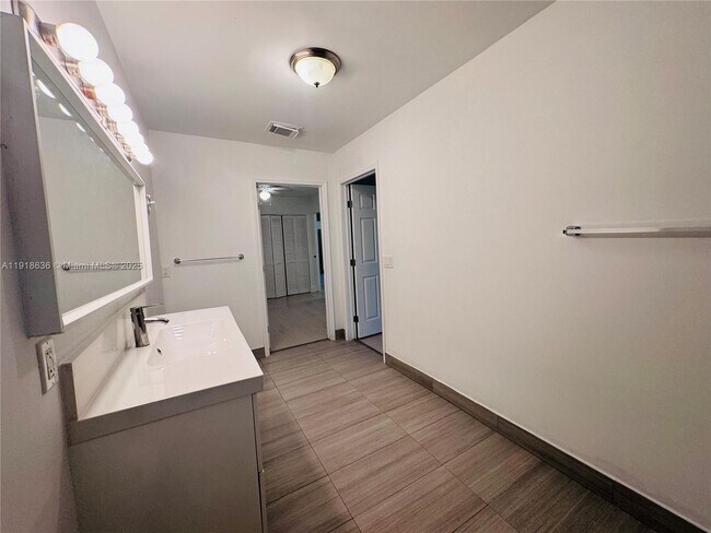 Building Photo - 1152 NW 127th St