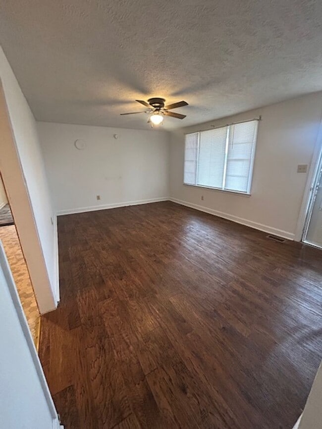 Building Photo - 3-Bedroom, 1-Bath House