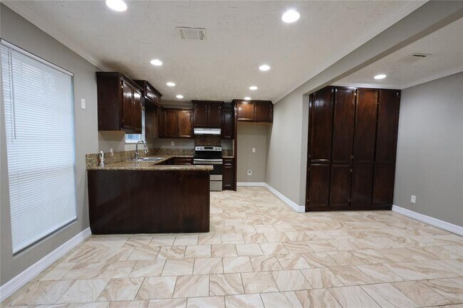 Building Photo - 13819 Clark Towne Rd