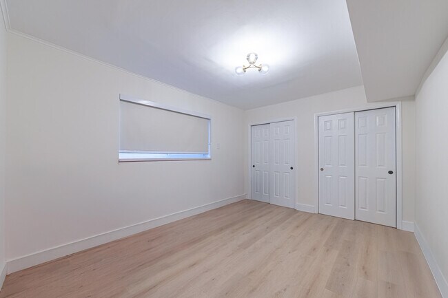 Building Photo - 1020 SW 31st Ave