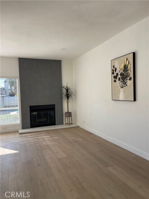 Building Photo - 330 Fallingstar