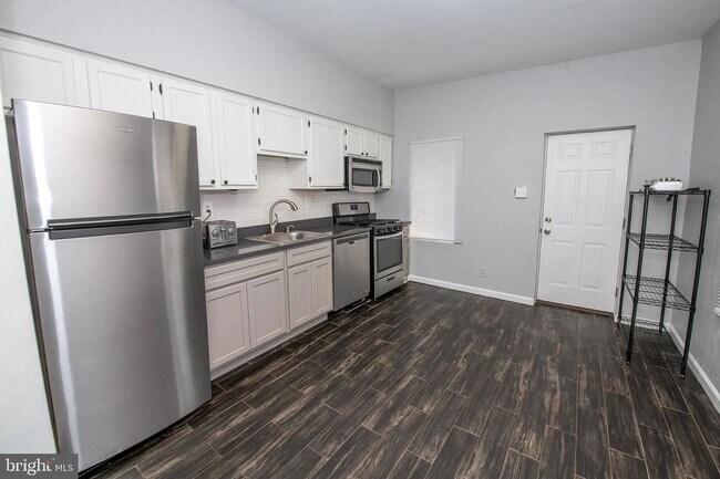 Kitchen 3 - 3803 Sharp St