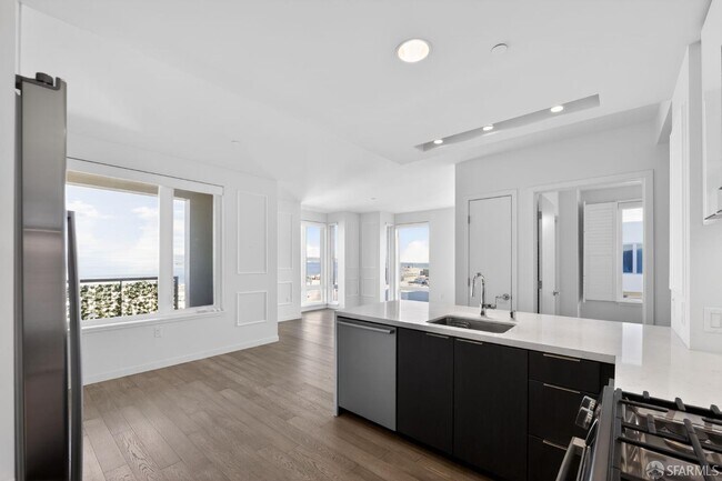 Building Photo - 10 Innes Ct