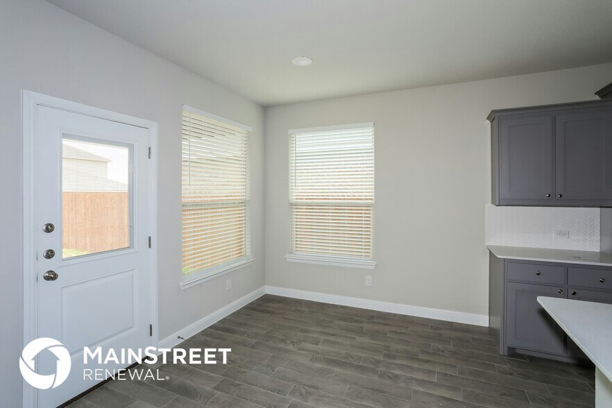 Building Photo - 808 Wilmott Ter