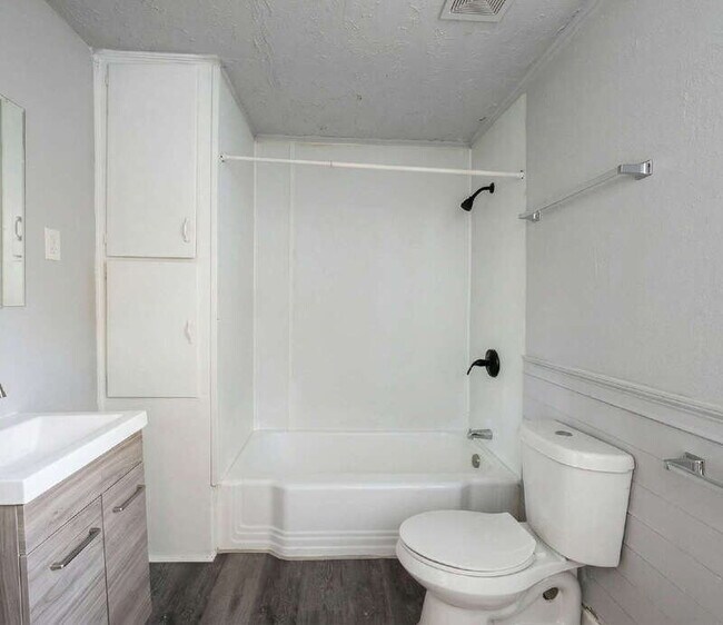 Building Photo - 3101 12th Ave