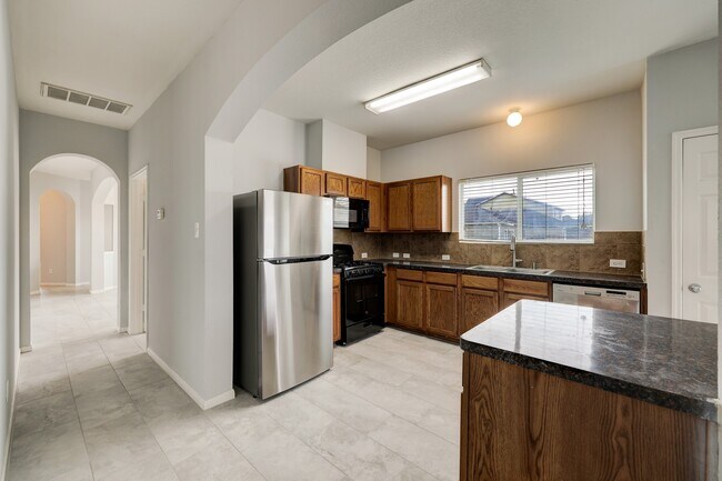 Building Photo - 6302 Provident Green Dr