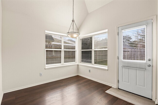 Building Photo - 4823 Lake Daniel Ct