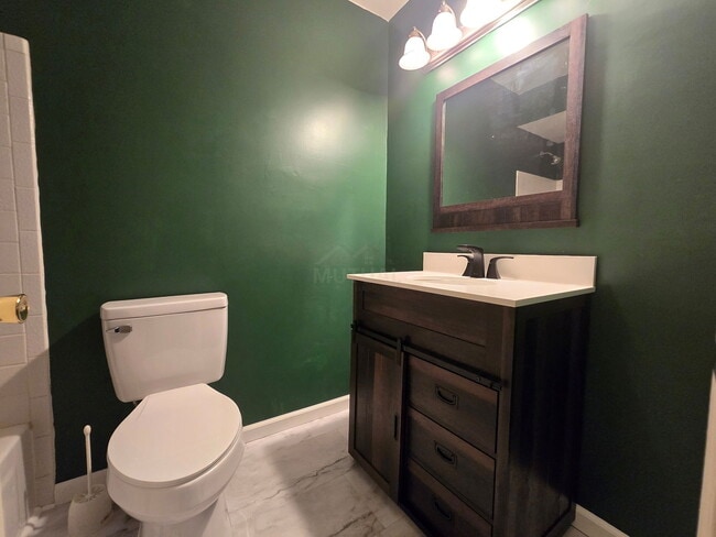 Building Photo - 1855 Luneta Ct