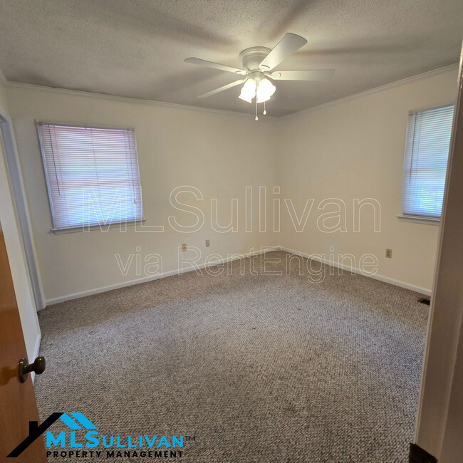 Building Photo - 2601 Cohnwood Dr