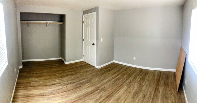 Building Photo - 3315 Lilac Ave