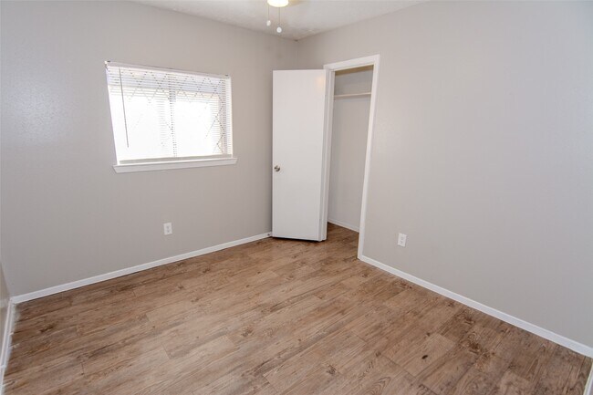 Building Photo - 20031 Woodhall Ln