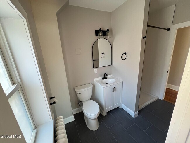 Building Photo - 326 State St