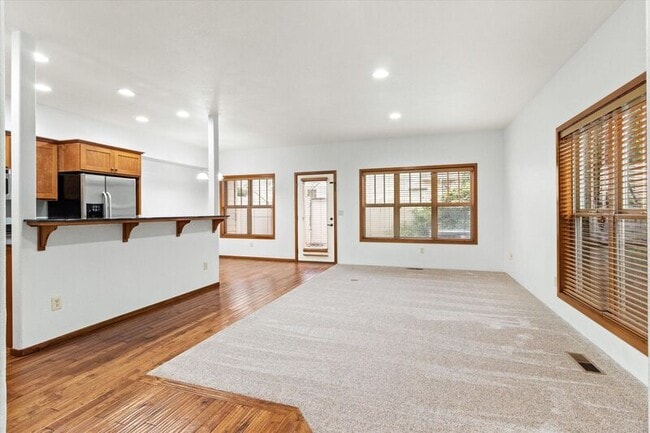 Building Photo - 3126 Alameda St