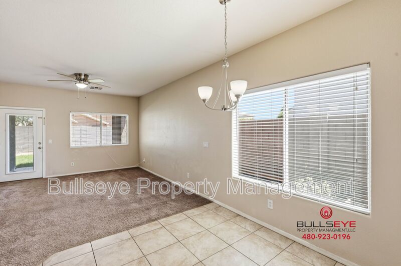 Building Photo - 3736 E Woodside Way
