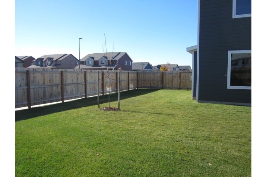 Building Photo - 1906 Leeward Ct