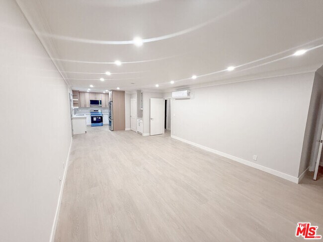 Building Photo - 1117 S Bedford St