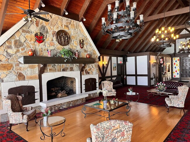 Building Photo - 3670 Inverrary Dr