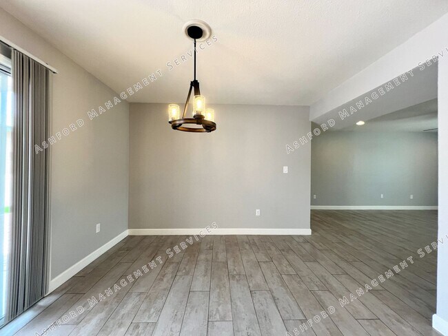 Building Photo - REMODELED 3 BEDROOM 2 BATH GEM WITH DETACH...
